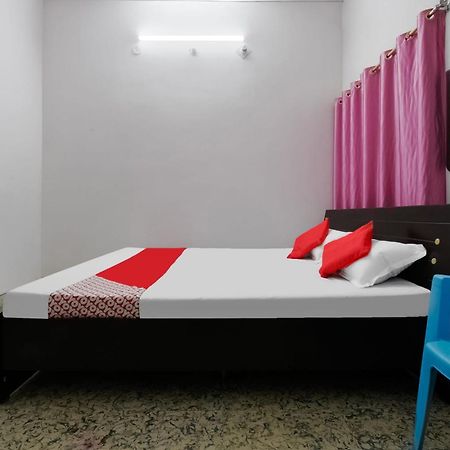 OYO 84832 Aashirvaad Green's Guest House Patna  Buitenkant foto