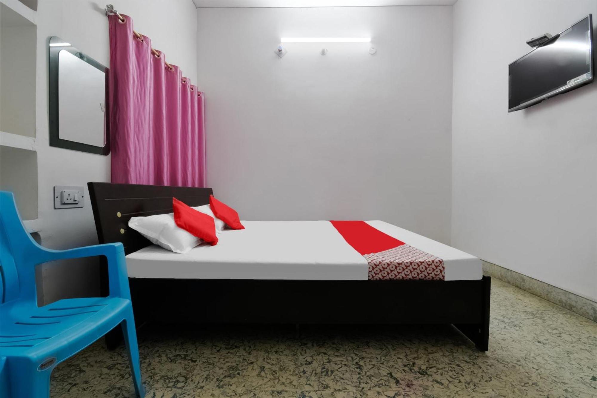 OYO 84832 Aashirvaad Green's Guest House Patna  Buitenkant foto